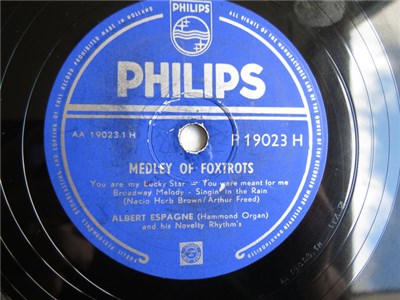 Albert Espagne And His Novelty Rhythm's - Medley Of Foxtrots download mp3 flac