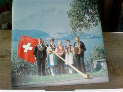 Ländlerkapelle Charly Widmer - Seppetoneli-Schottisch / Jetzt Wird G'Jödelet download mp3 flac