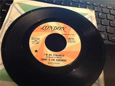 Sunny & The Sunliners - I'm No Stranger / When It Rains download mp3 flac