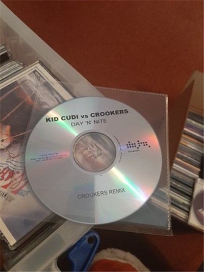 Kid Cudi Vs Crookers - Day 'N' Nite download mp3 flac