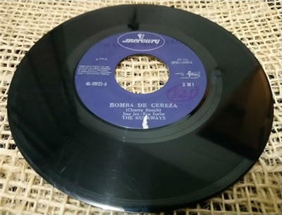 The Runaways - Bomba De Cereza (Cherry Bomb) download mp3 flac