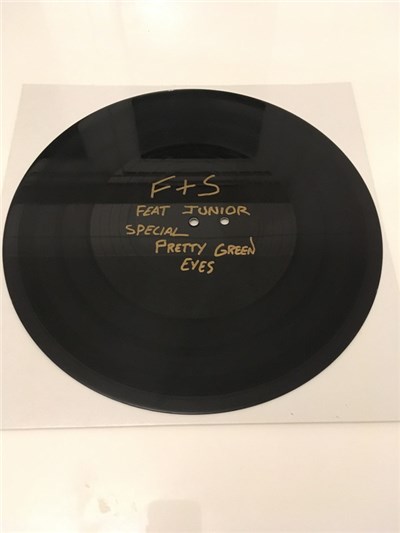 Force & Styles Feat Junior / Euphony - Pretty Green Eyes (Breakbeat Mix) / Dancing In The Rain (Full 12" Mix) download mp3 flac