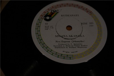 New Express (Jekanyika) - Mwana Akanaka download mp3 flac