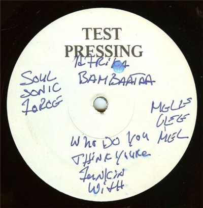 Afrika Bambaataa & Soulsonic Force - Who Do You Think You're Funkin' With? / What Time Is It? (Live) download mp3 flac